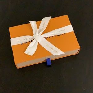 LOUIS VUITTON [Authentic] - Small gift box